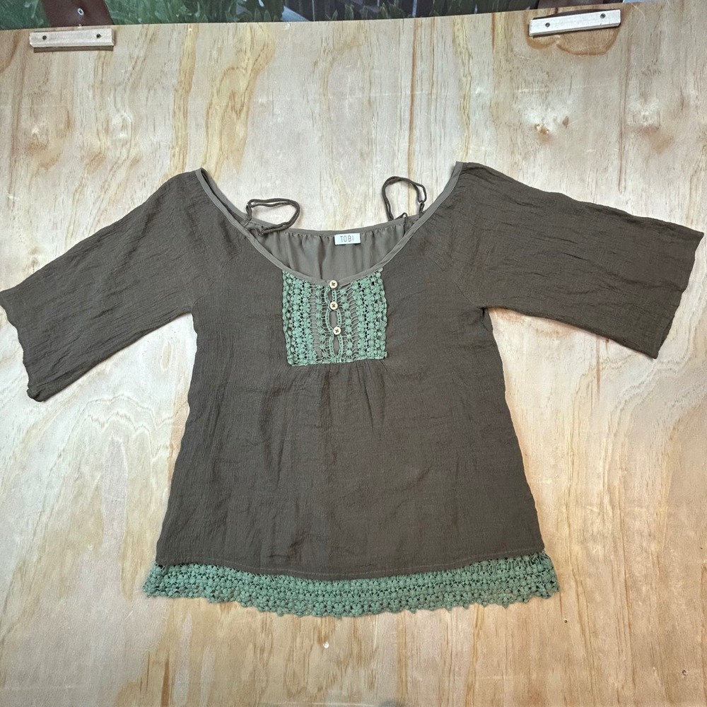 Tobi Boho Crochet Lace Trim Peasant Blouse Top Medium